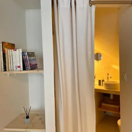 Comme A L'hotel Διαμέρισμα
