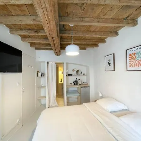Comme A L'hotel *